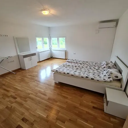 Villa - Otes